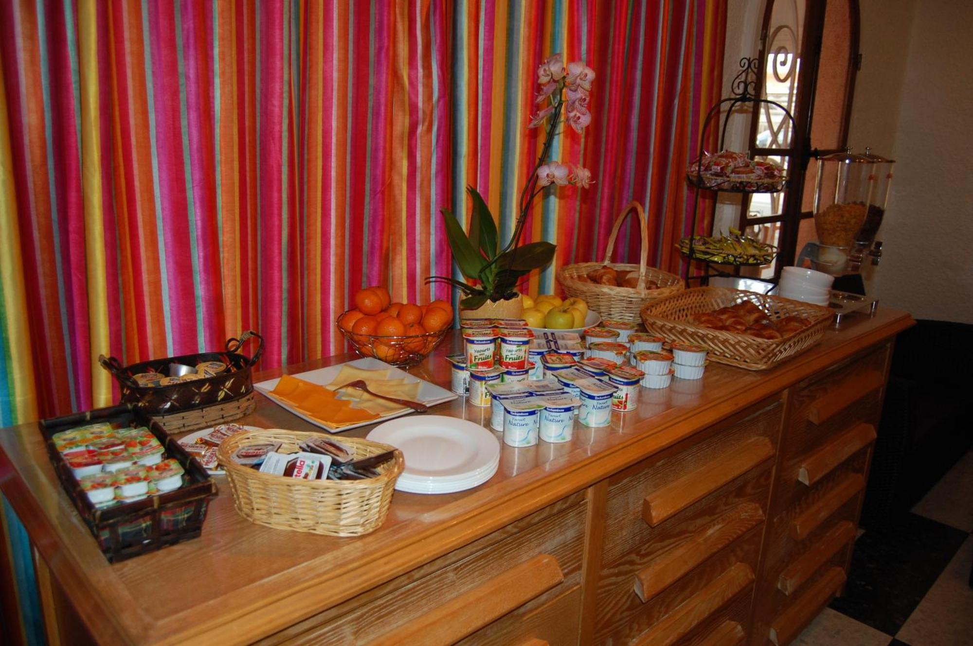 Hotel De La Plage 2 Etoiles Valras-Plage Εξωτερικό φωτογραφία