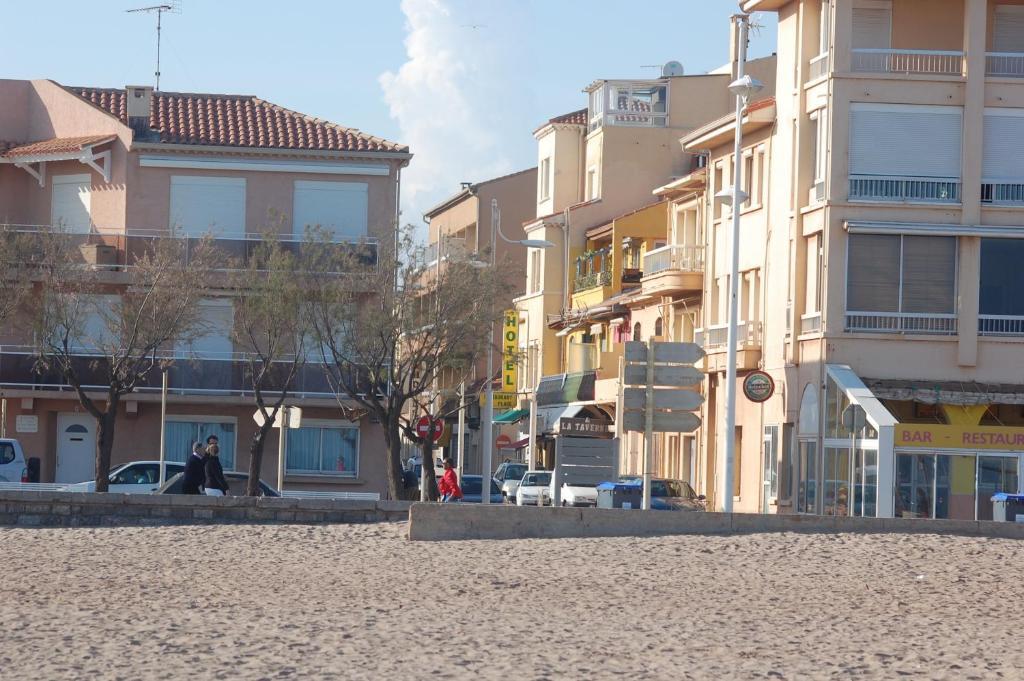 Hotel De La Plage 2 Etoiles Valras-Plage Εξωτερικό φωτογραφία